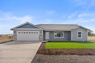 704 Scenic Loop, Culver, OR 97734 - Photo 1