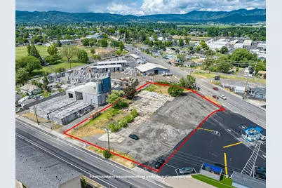 943 Summit Avenue, Medford, OR 97501 - Photo 1