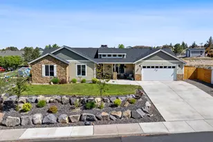 708 NE A St, Madras, OR 97741 - Photo 1