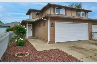 943 Glengrove Avenue, Central Point, OR 97502 - Photo 1