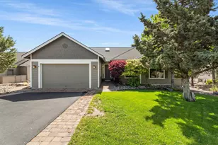 1054 Yosemite Falls Dr, Redmond, OR 97756 - Photo 1