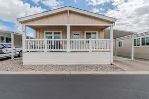 3555 S Pacific Hwy, Medford, OR 97501 - Photo 1