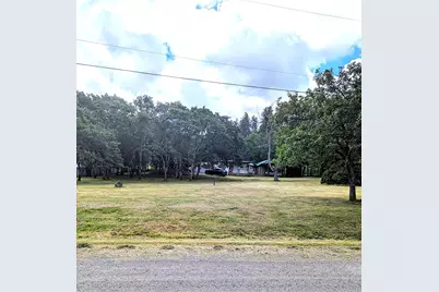 451 Comanche Dr, Medford, OR 97501 - Photo 1