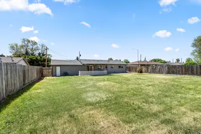 2424 Crater Lake Avenue, Medford, OR 97504 - Photo 1