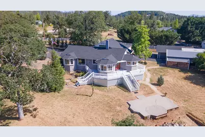 180 Sun Oak Way, Grants Pass, OR 97526 - Photo 1