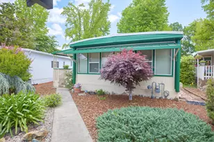 213 Kingsbury Dr, Grants Pass, OR 97526 - Photo 1