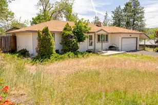 2171 Thrall St, Klamath Falls, OR 97601 - Photo 1