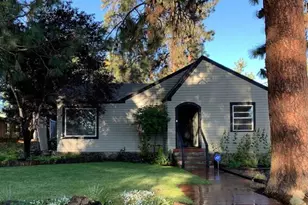 135 SE 4th St, Bend, OR 97702 - Photo 1