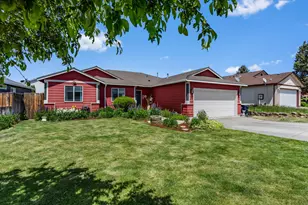 719 NE Quince Ave, Redmond, OR 97756 - Photo 1