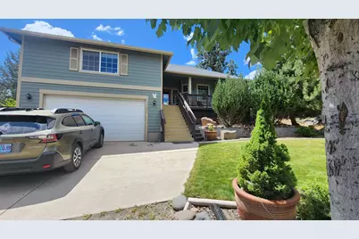 11325 NW Irvine Avenue, Prineville, OR 97754 - Photo 1