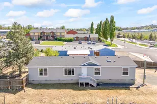 583 SW Marshall St, Madras, OR 97741 - Photo 1