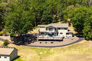 4251 Tami Ln, Central Point, OR 97502 - Photo 1