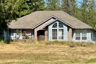 6051 New Hope Rd, Grants Pass, OR 97527 - Photo 1