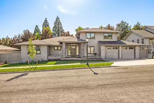 534 Autumn Hls Dr, Medford, OR 97504 - Photo 1