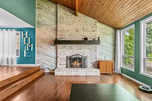 2872 Spring Hills Dr, Medford, OR 97504 - Photo 1