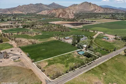 637 NE Smith Rock Way, Terrebonne, OR 97760 - Photo 1