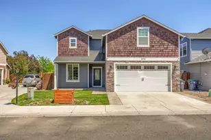 1078 Cathedral Way, Central Point, OR 97502 - Photo 1