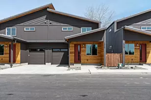 61635 Pettigrew Rd, Bend, OR 97702 - Photo 1