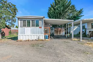 11427 Blackwell Rd, Central Point, OR 97502 - Photo 1