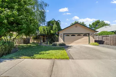 1854 SW Topaz Lane, Grants Pass, OR 97526 - Photo 1