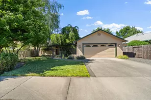 1854 SW Topaz Ln, Grants Pass, OR 97526 - Photo 1