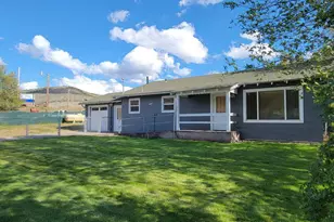 320 High St, Mitchell, OR 97750 - Photo 1