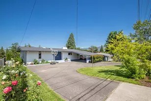 2525 Argonne Ave, Medford, OR 97504 - Photo 1