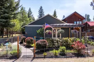 325 E Washington Ave, Sisters, OR 97759 - Photo 1