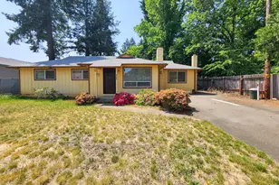 217 W Watkins St, Cave Junction, OR 97523 - Photo 1