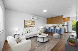 610 N Main St, Phoenix, OR 97535 - Photo 1