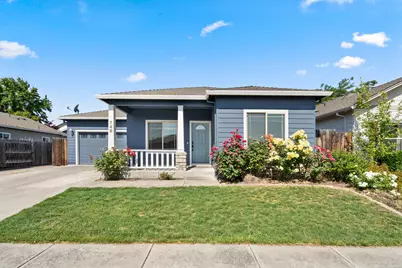 748 Ivern Drive, Central Point, OR 97502 - Photo 1