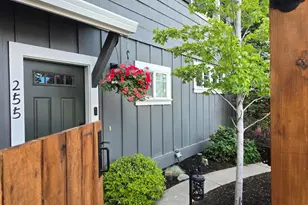 255 S Larch St, Sisters, OR 97759 - Photo 1