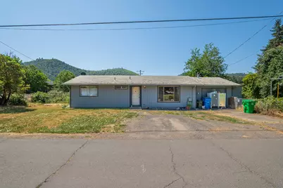 1382 4th Avenue, Gold Hill, OR 97525 - Photo 1