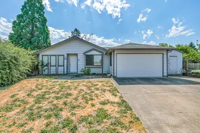 681 Farnsworth Drive, Central Point, OR 97502 - Photo 1