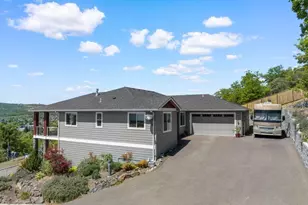 272 Cambridge Terrace, Eagle Point, OR 97524 - Photo 1