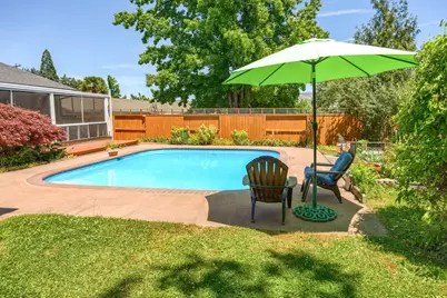 1143 Mira Mar Avenue, Medford, OR 97504 - Photo 1