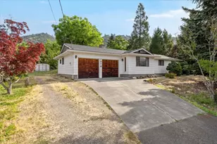 1978 NE D St, Grants Pass, OR 97526 - Photo 1