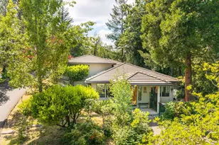 793 Elkader St, Ashland, OR 97520 - Photo 1