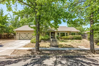 1236 La Loma Drive, Medford, OR 97504 - Photo 1