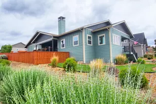 1024 SE Bluegrass Ln, Madras, OR 97741 - Photo 1