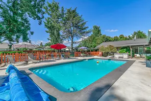 1420 Kings Hwy, Medford, OR 97501 - Photo 1