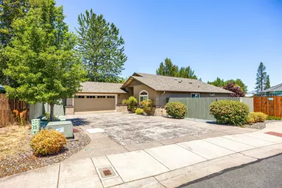 1542 SW Yucca Drive, Grants Pass, OR 97527 - Photo 1