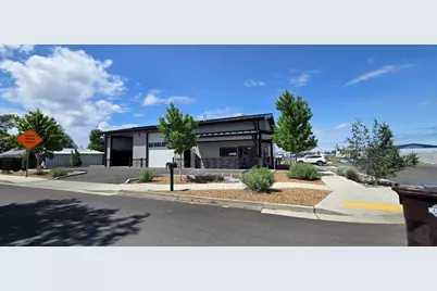 407 SE Warsaw Street, Redmond, OR 97756 - Photo 1