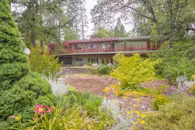 1031 NW Prospect Avenue, Grants Pass, OR 97526 - Photo 1