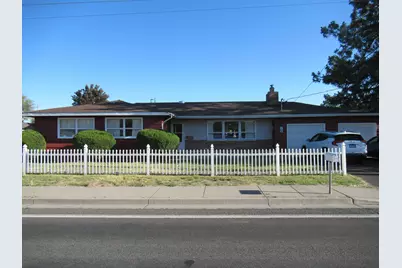 3676 Hilyard Avenue, Klamath Falls, OR 97603 - Photo 1