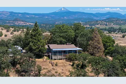 1015 Palima Drive, Eagle Point, OR 97524 - Photo 1