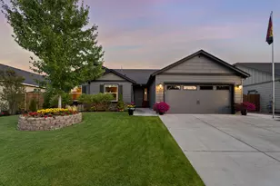 768 NE Redwood Ct, Redmond, OR 97756 - Photo 1