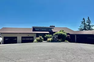 2384 Linda Vista Dr, Klamath Falls, OR 97601 - Photo 1