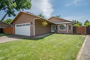 154 Keystone Ct, Central Point, OR 97502 - Photo 1