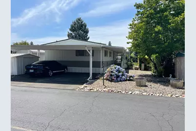 260 Lakeview Drive, Grants Pass, OR 97526 - Photo 1
